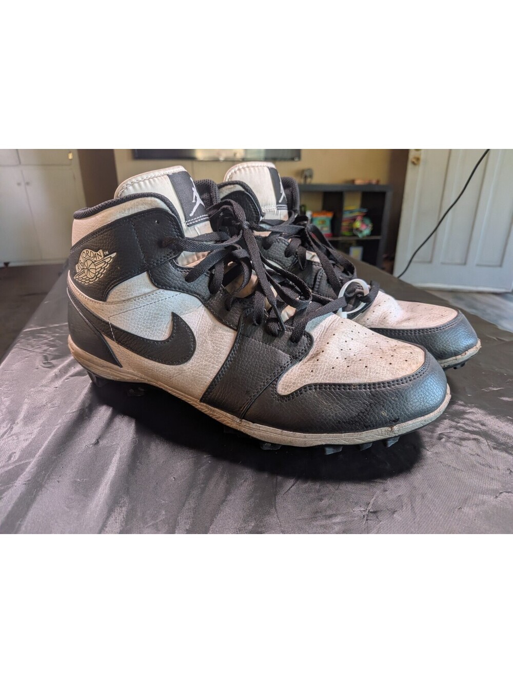 Jordan 1 Mid TD Mens Football Cleats Size 14 Black and White FJ6805-100